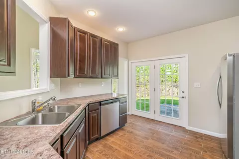 Kitchen - 517 E Brushy Valley Dr, Powell, TN 37849 photo 3 of 4