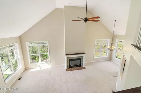 Living - 517 E Brushy Valley Dr, Powell, TN 37849 photo 5 of 5