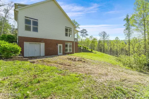 Exterior - 517 E Brushy Valley Dr, Powell, TN 37849 photo 13 of 18