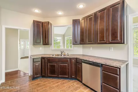 Kitchen - 517 E Brushy Valley Dr, Powell, TN 37849 photo 2 of 4