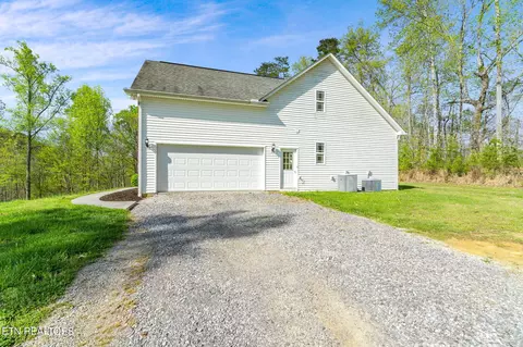 Exterior - 517 E Brushy Valley Dr, Powell, TN 37849 photo 4 of 18
