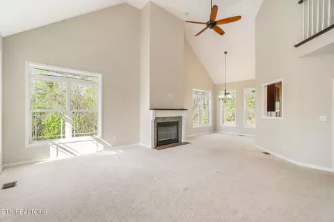 Living - 517 E Brushy Valley Dr, Powell, TN 37849 photo 1 of 5