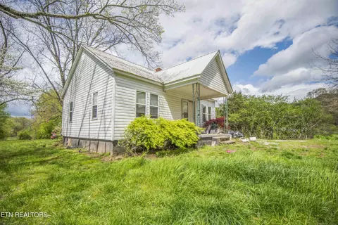 203 Tree Top Ln, Tellico Plains, TN 37385