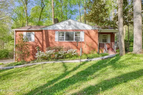 6005 Weems Rd, Knoxville, TN 37918