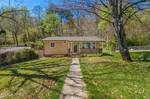 925 Farragut Ave, Knoxville, TN 37917