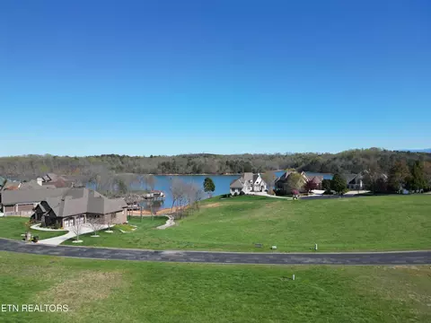 190 Starling Dr, Vonore, TN 37885