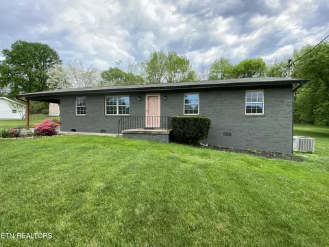 213 Barberry Dr, Knoxville, TN 37912