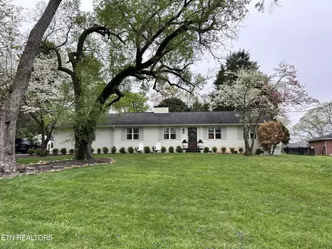 918 SW Green Ridge Cir, Knoxville, TN 37919