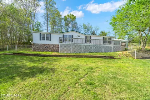 1205 Peterson Rd, Greenback, TN 37742