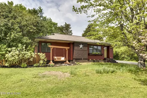 1439 Strange Rd, Lenoir City, TN 37772