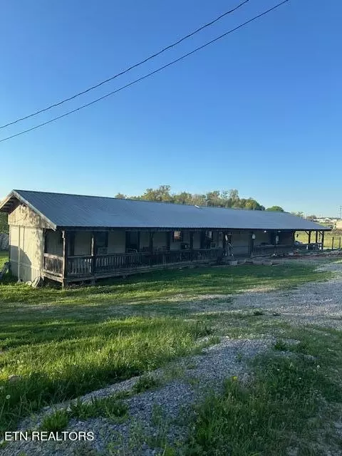 3263 Sweetwater Vonore Rd, Sweetwater, TN 37874