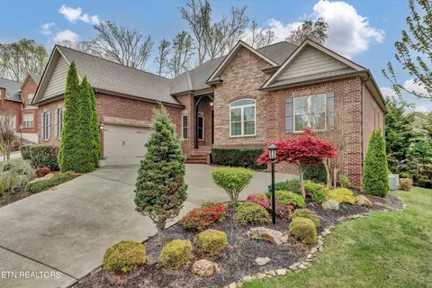 2111 Jakes Walk Ln, Knoxville, TN 37932