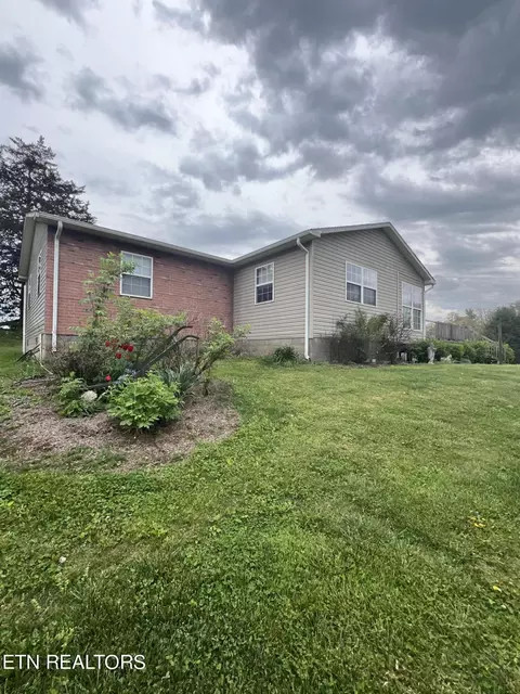 145 Temperance Ln, Speedwell, TN 37870