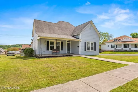 514 W 1st Ave, Lenoir City, TN 37771