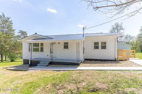 268 Queener St, Jacksboro, TN 37757