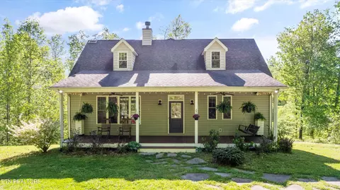 1398 Old Lake City Hwy, Clinton, TN 37716