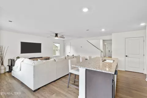 Kitchen - 813 Greene Meadow Dr, Talbott, TN 37877 photo 5 of 5