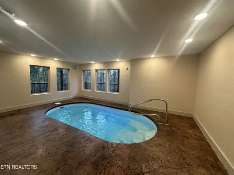 1726 Azalea Cir, Sevierville, TN 37876