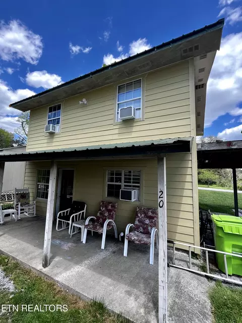 20 Orchard Ln, Crossville, TN 38571