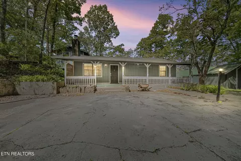 630 Sunrise Blvd, Sevierville, TN 37862