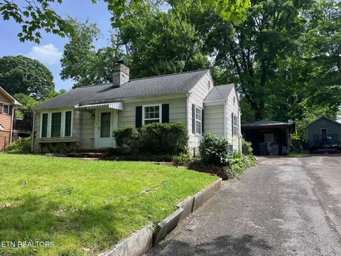 5410 Greencrest Rd, Knoxville, TN 37918