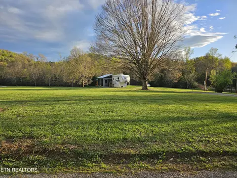 286 Jd Farm Rd, Tellico Plains, TN 37385