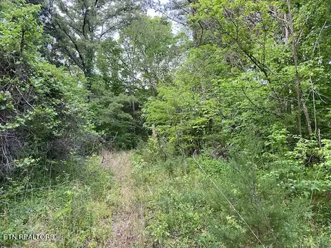 6500 Pine Grove Rd, Knoxville, TN 37914