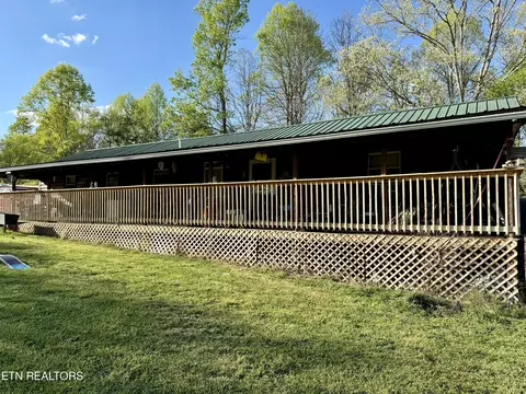 175 Woodfield Ln, La Follette, TN 37766