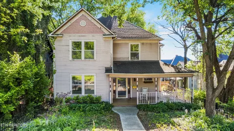 908 Eleanor St, Knoxville, TN 37917