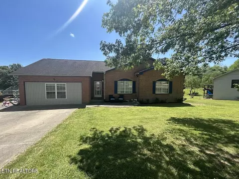 670 Anchor Dr, Lenoir City, TN 37771