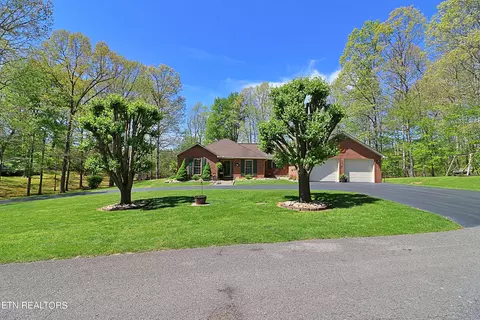 1268 Meadow Creek Dr, Oneida, TN 37841