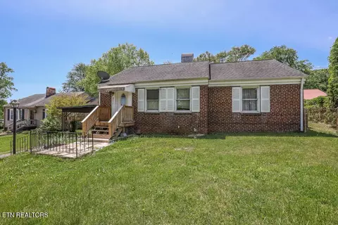 211 Hemlock St, Alcoa, TN 37701