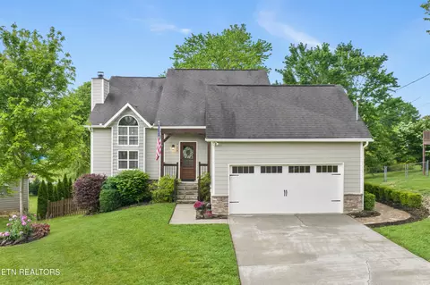 929 Tree Trunk Rd, Knoxville, TN 37934