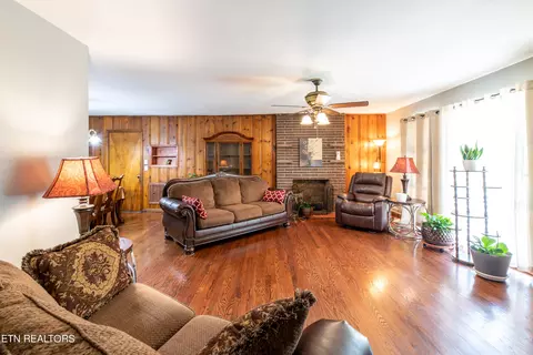 305 Grata Rd, Knoxville, TN 37914