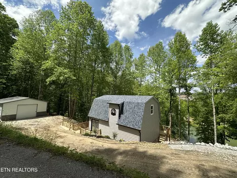 115 Broyles Dr, Caryville, TN 37714