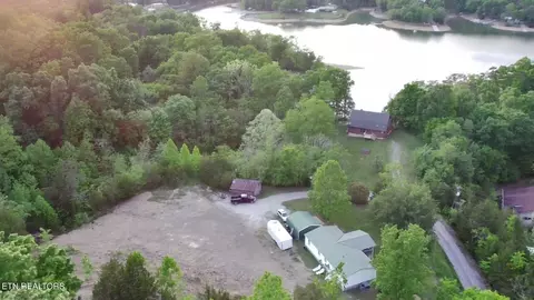 2143 Stillhouse Rd, Dandridge, TN 37725