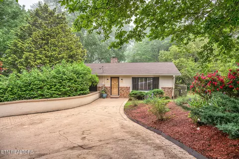126 Westwood Dr, Clinton, TN 37716