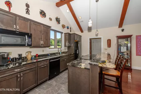 Kitchen - 318 Shooting Star Loop, Townsend, TN 37882 photo 6 of 9