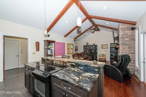 Kitchen - 318 Shooting Star Loop, Townsend, TN 37882 photo 5 of 9