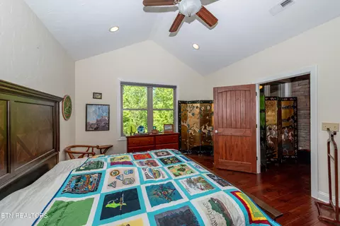 Bedroom - 318 Shooting Star Loop, Townsend, TN 37882 photo 3 of 6