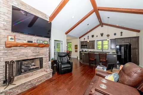 Living - 318 Shooting Star Loop, Townsend, TN 37882 photo 1 of 3