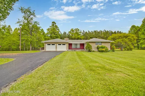 1634 Deer Lodge Hwy, Sunbright, TN 37872