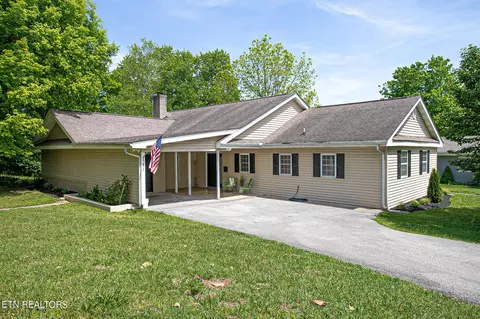 141 S Purdue Ave, Oak Ridge, TN 37830