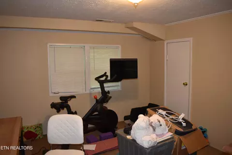 Bedroom - 386 River Rd, Harrogate, TN 37752 photo 3 of 4