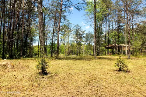 165 Cherokee Dr, Crossville, TN 38572
