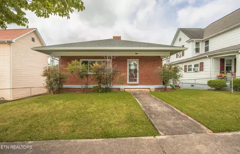 325 Carter Ave, Harriman, TN 37748