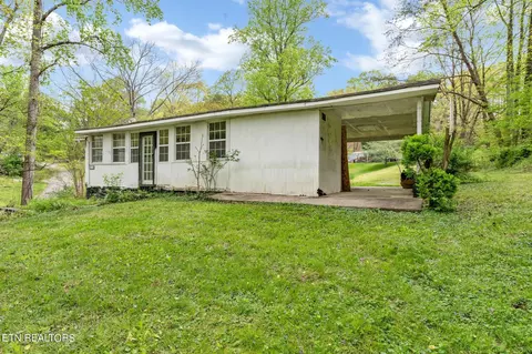 1284 Sulphur Springs Rd, Clinton, TN 37716