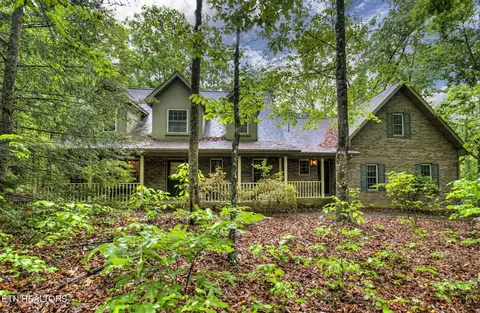 1426 Snappwood Dr, Sevierville, TN 37862