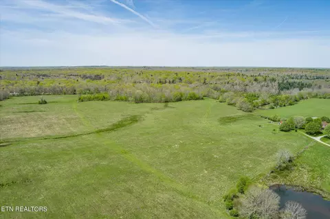 45 Ac S Old Mail Rd, Crossville, TN 38555