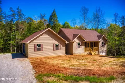 5261 Banner Roslin Rd, Jamestown, TN 38556
